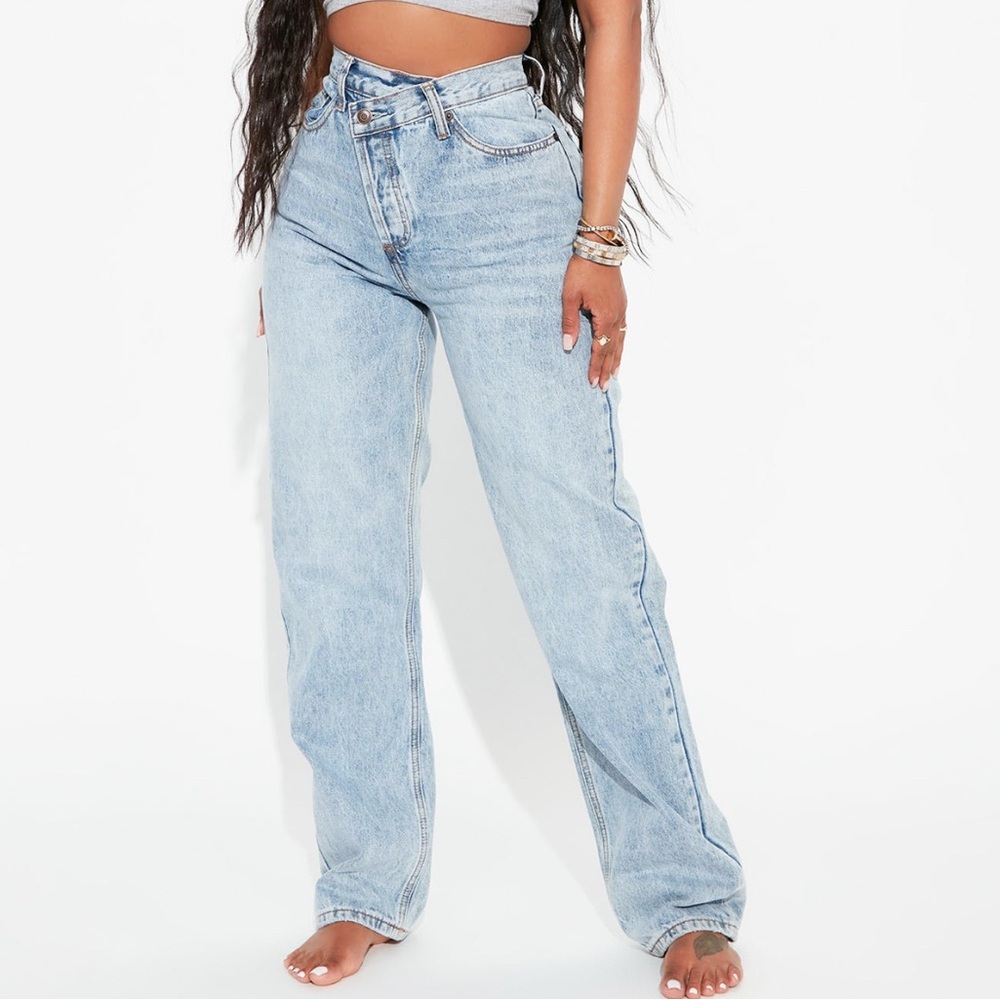 Crossover Straight Leg Jeans - Light Blue Wash